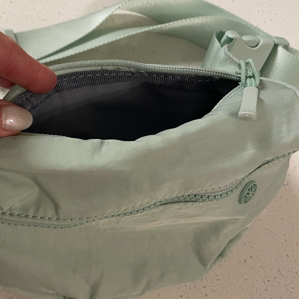 NWT • GAIAM Light Sage Green Belt Bag/ Waist Pack - Picture 8 of 14